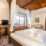 Blaue Gams ***s Hotel